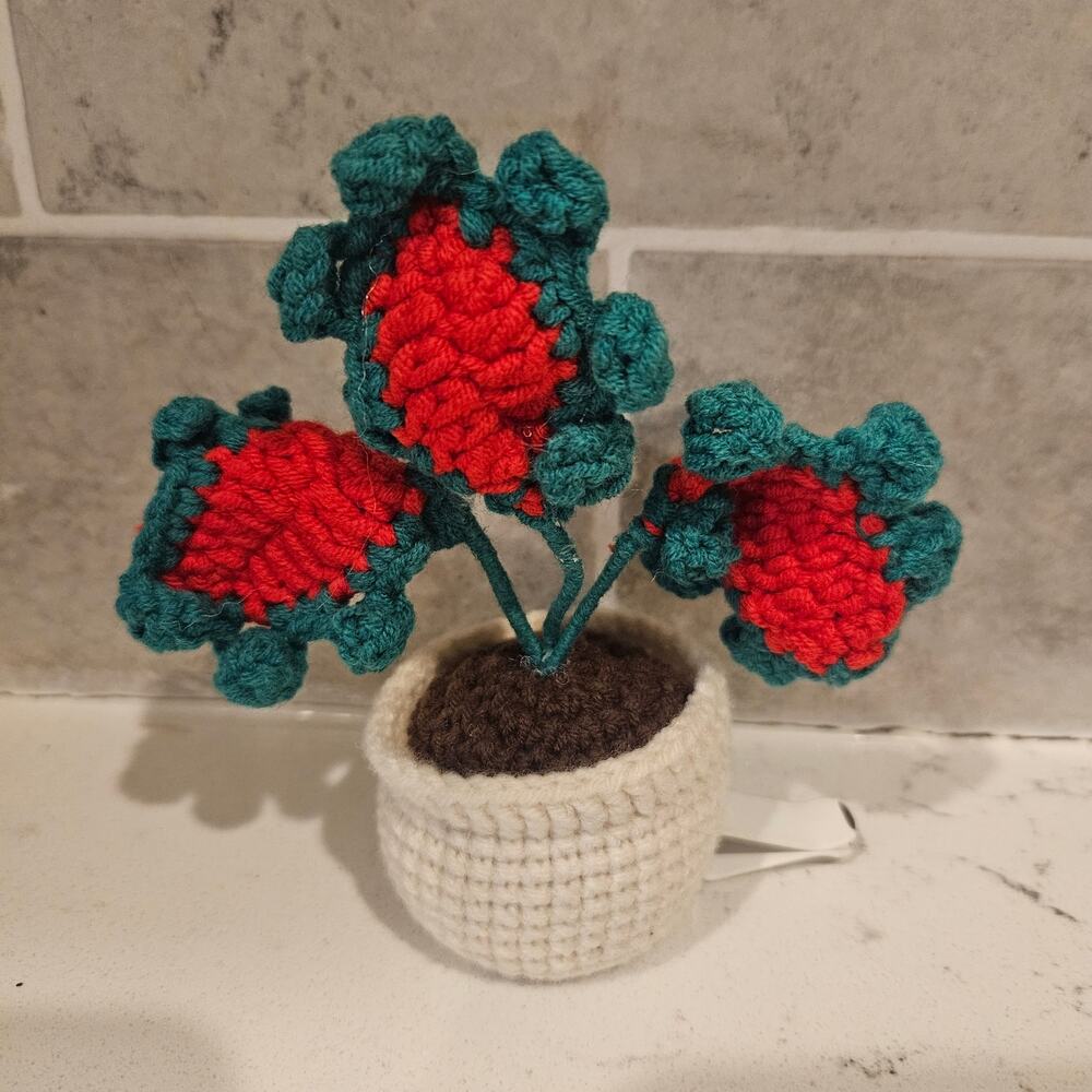 Handmade Crochet Red Flower Potted Plant Decor Desk Accessory Cute